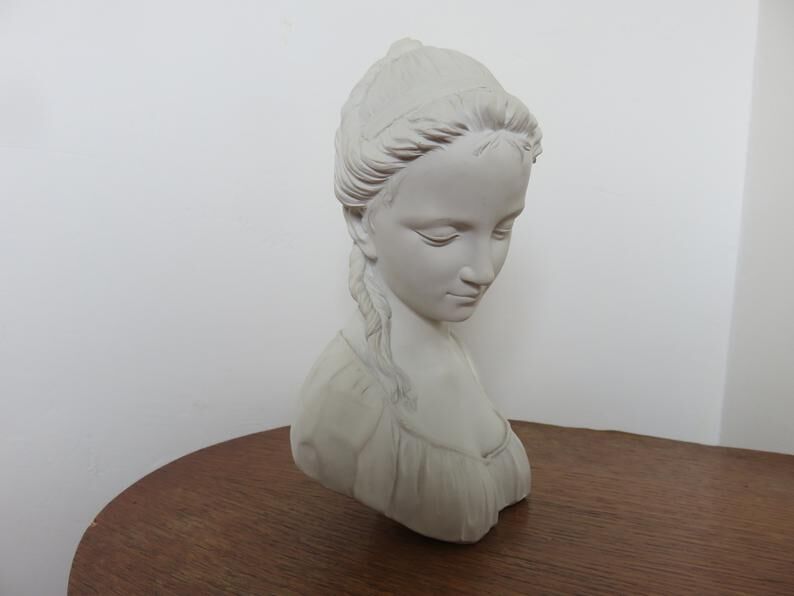 Bust "woman" in plaster