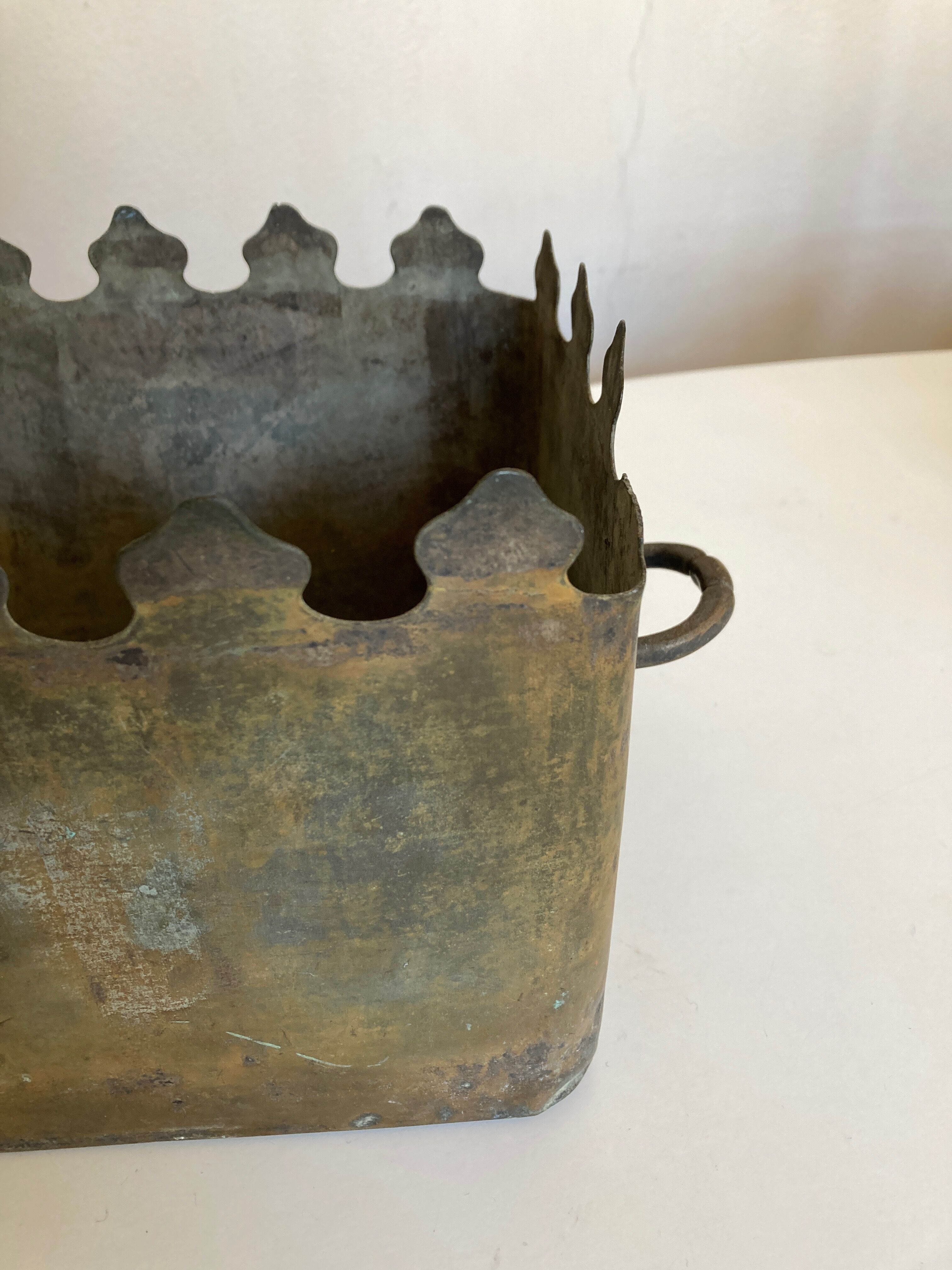 Pot cover 19th in zinc patina of origin