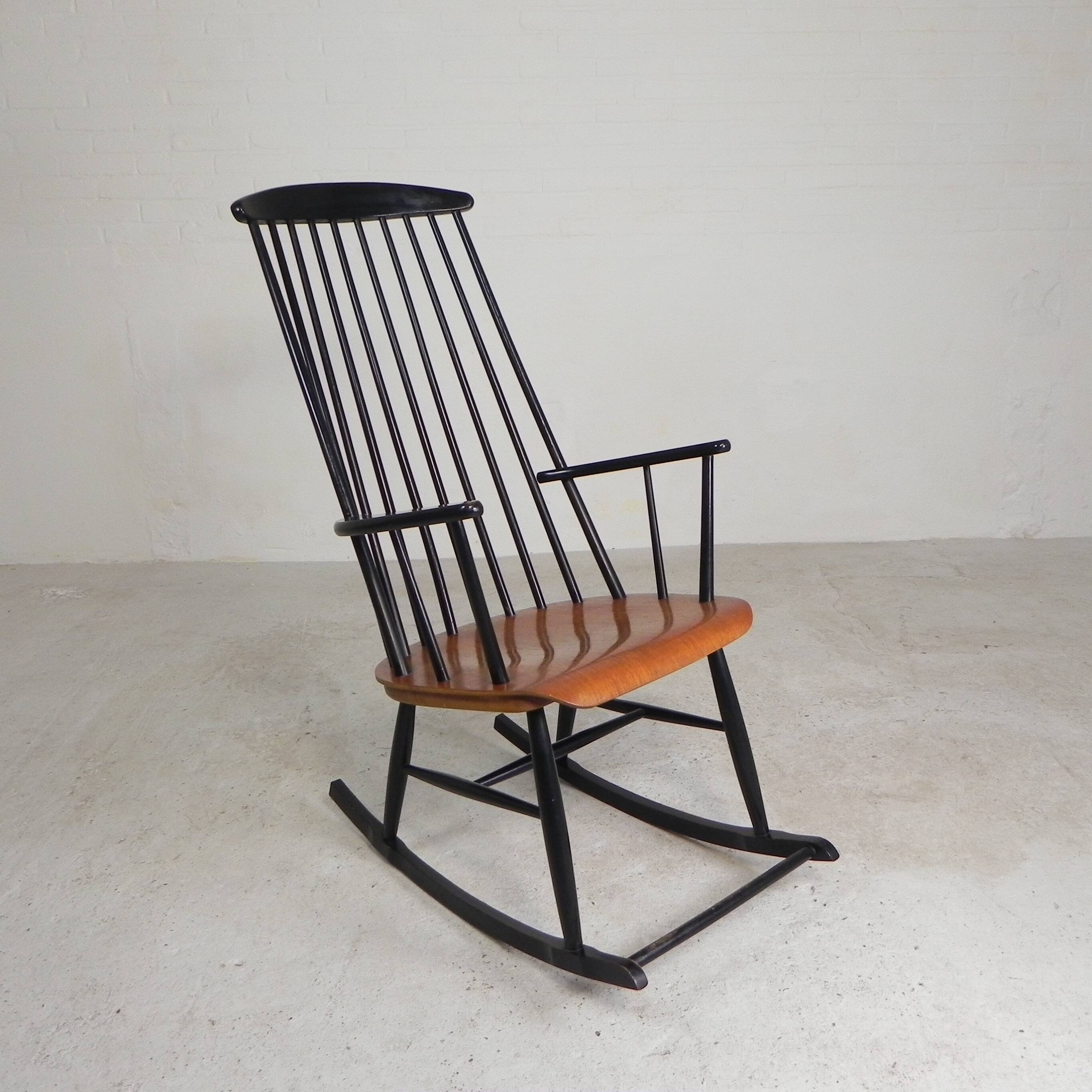 Spindle chair, rocking chair