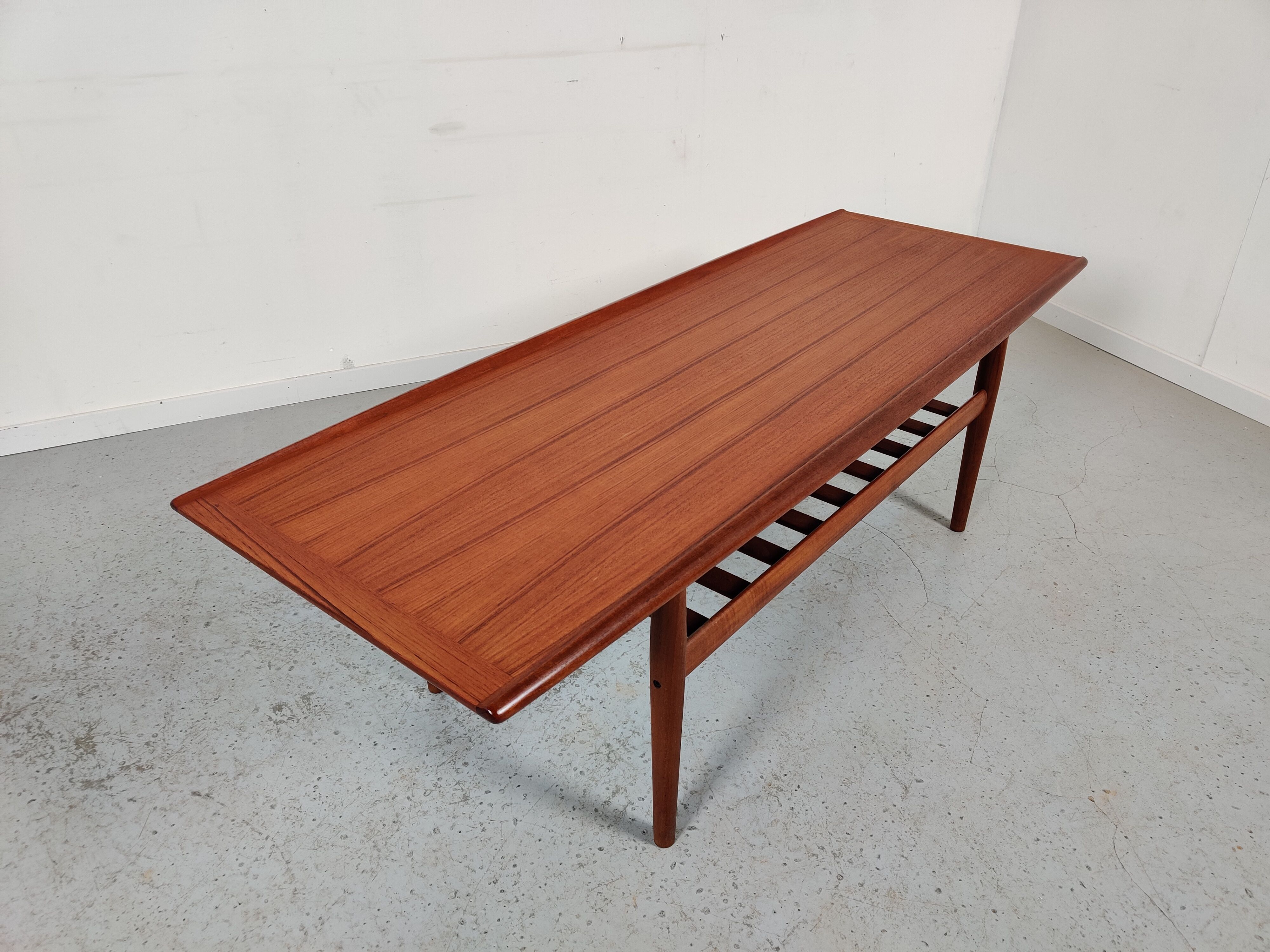 Scandinavian coffee table in Grete Jalk teak for Glostrup, Denmark 60s
