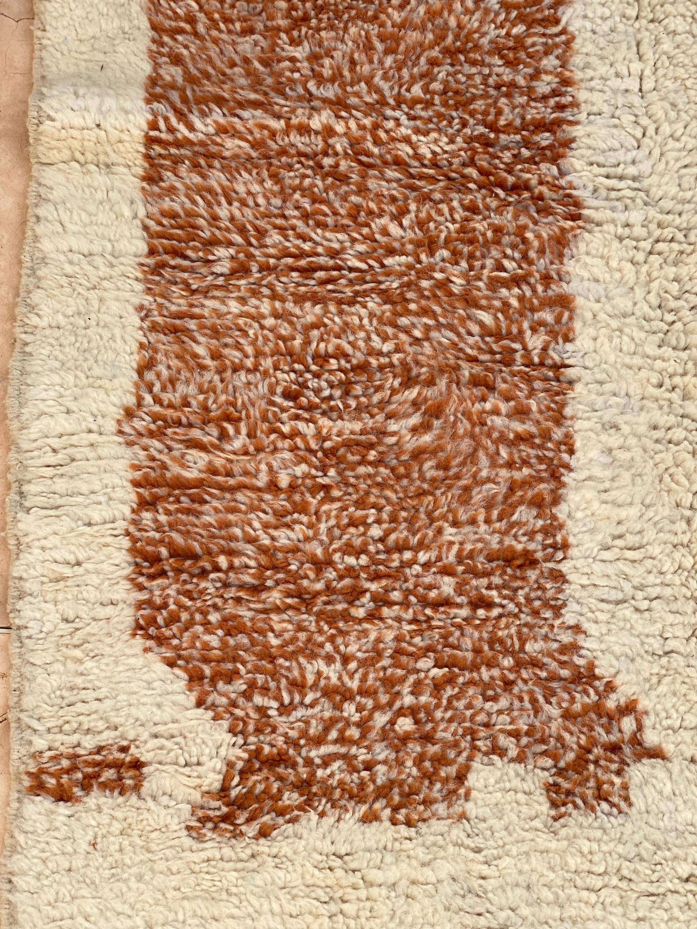 Handmade Berber rug in wool 3 x 2 m