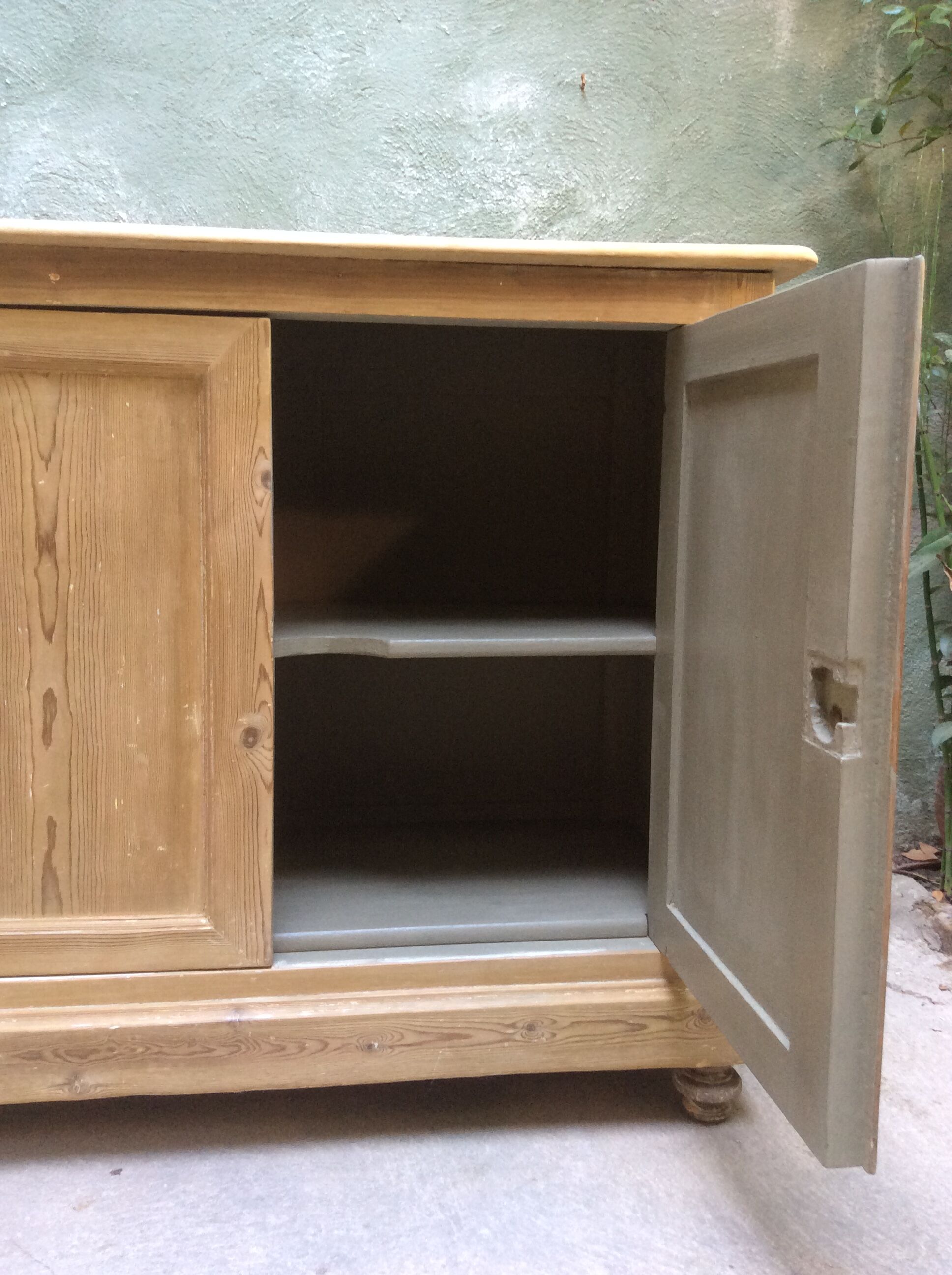 Buffet en pin massif