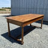 Farm table