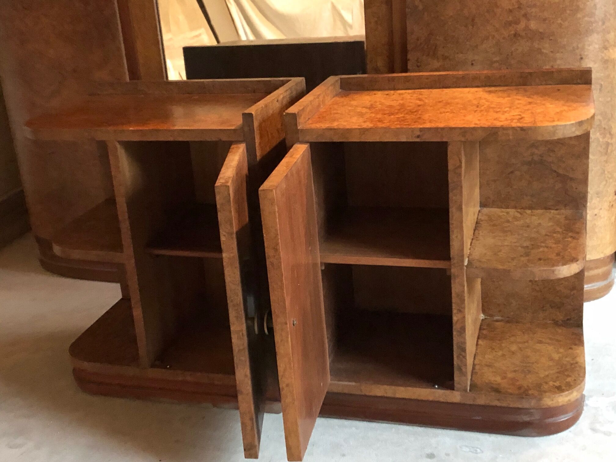Tables de chevet 1930