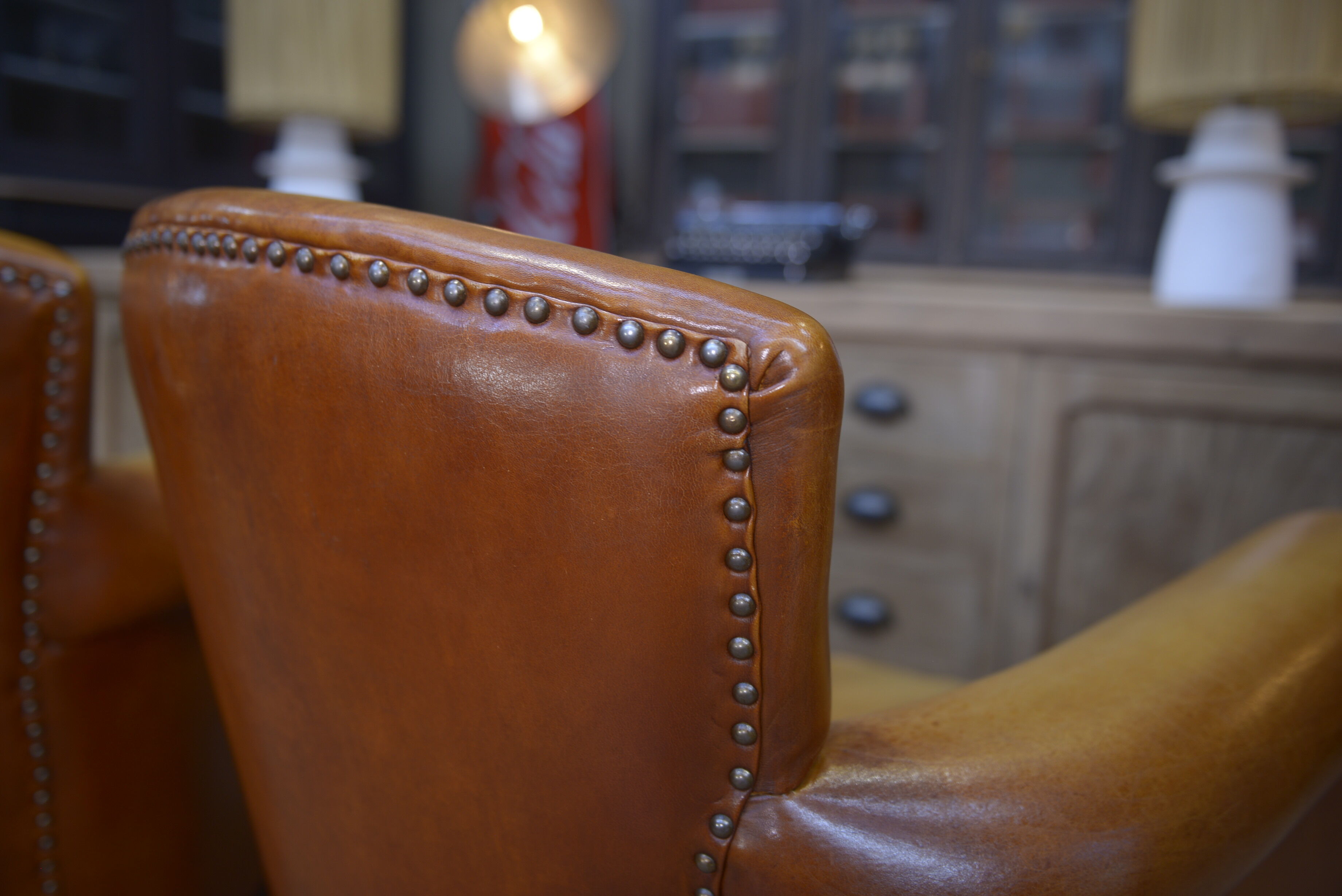 Paire de fauteuils club vintage en cuir