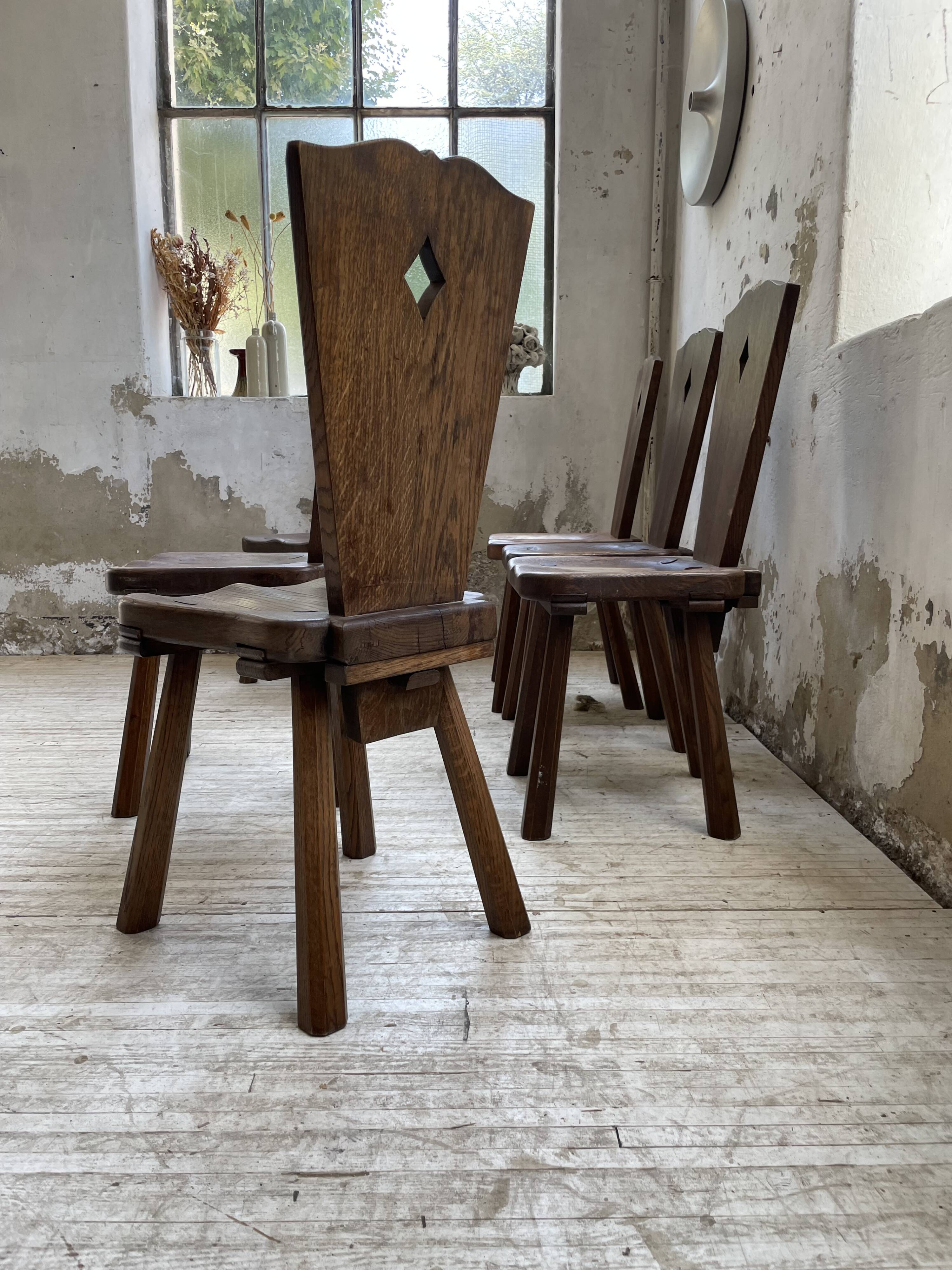 Chaises chêne massif chapo savoyarde art populaire