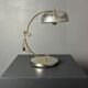 Lampe de table sculpturale ajustable des années 1960 avec abat-jour perforé.