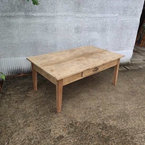 Coffee farmhouse table