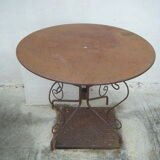 Round metal garden table