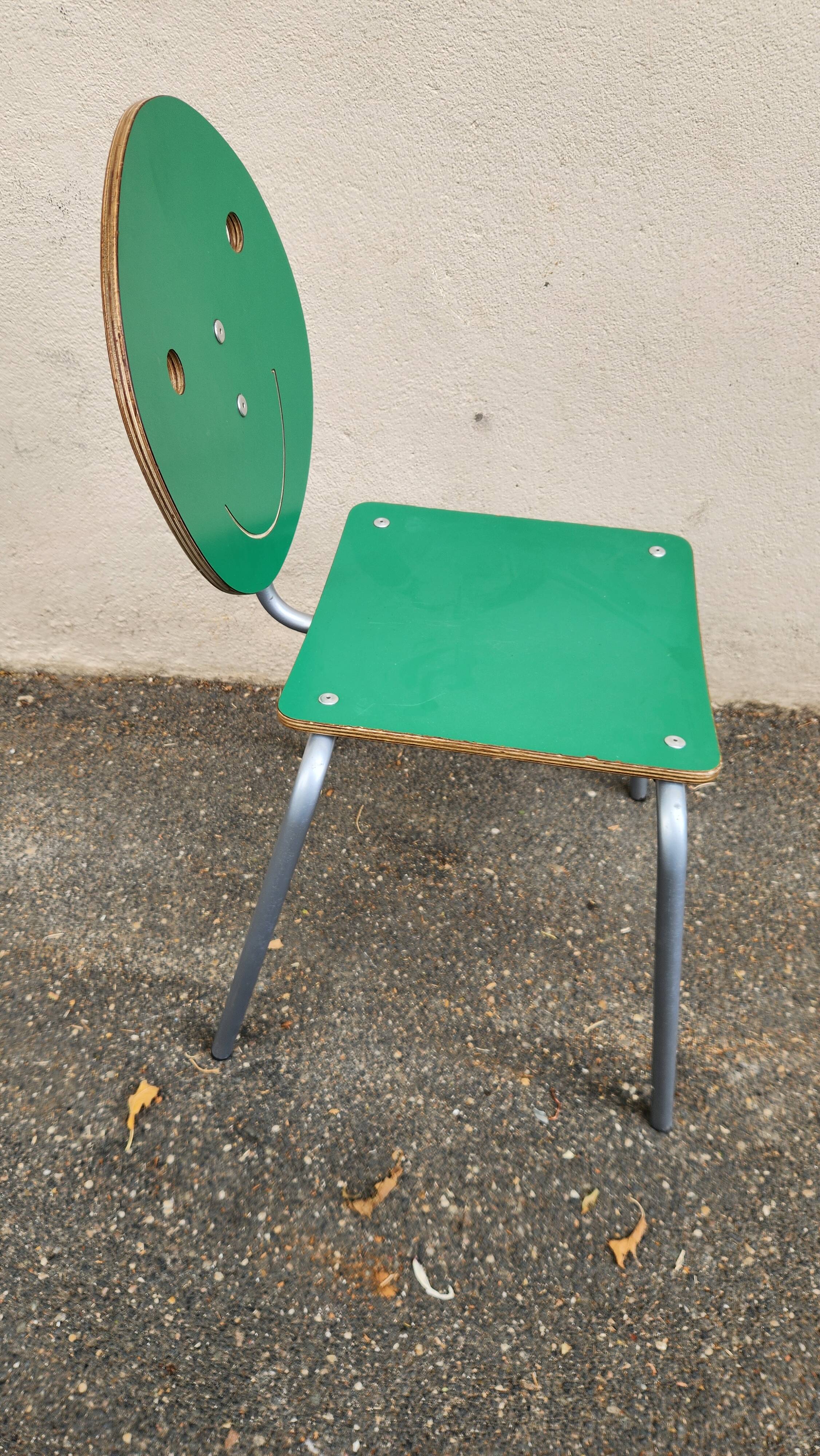 "Smile / Face" design chairs by Agatha Ruiz de la Prada - AMAT