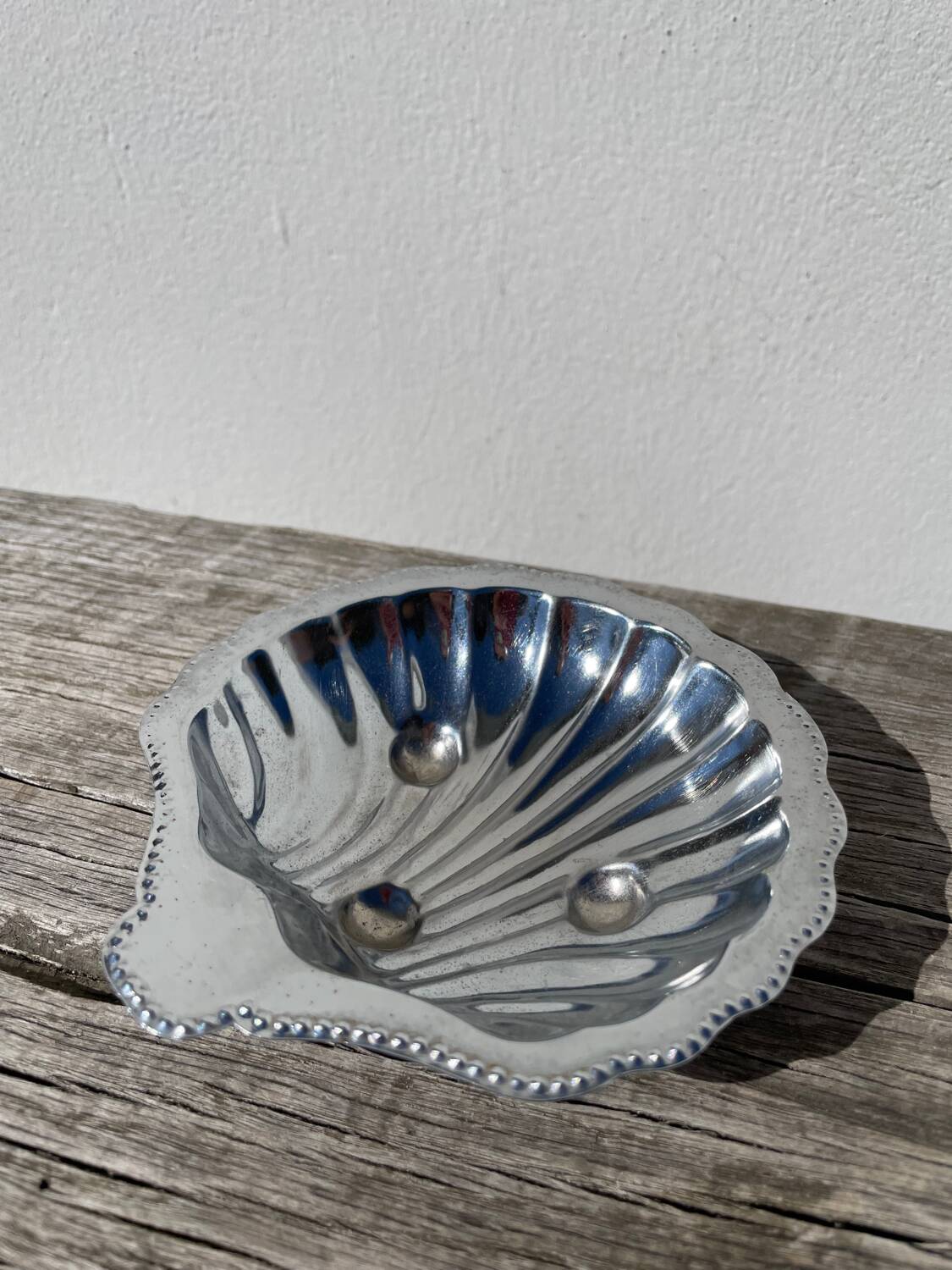 Silver-plated metal shell butter dish