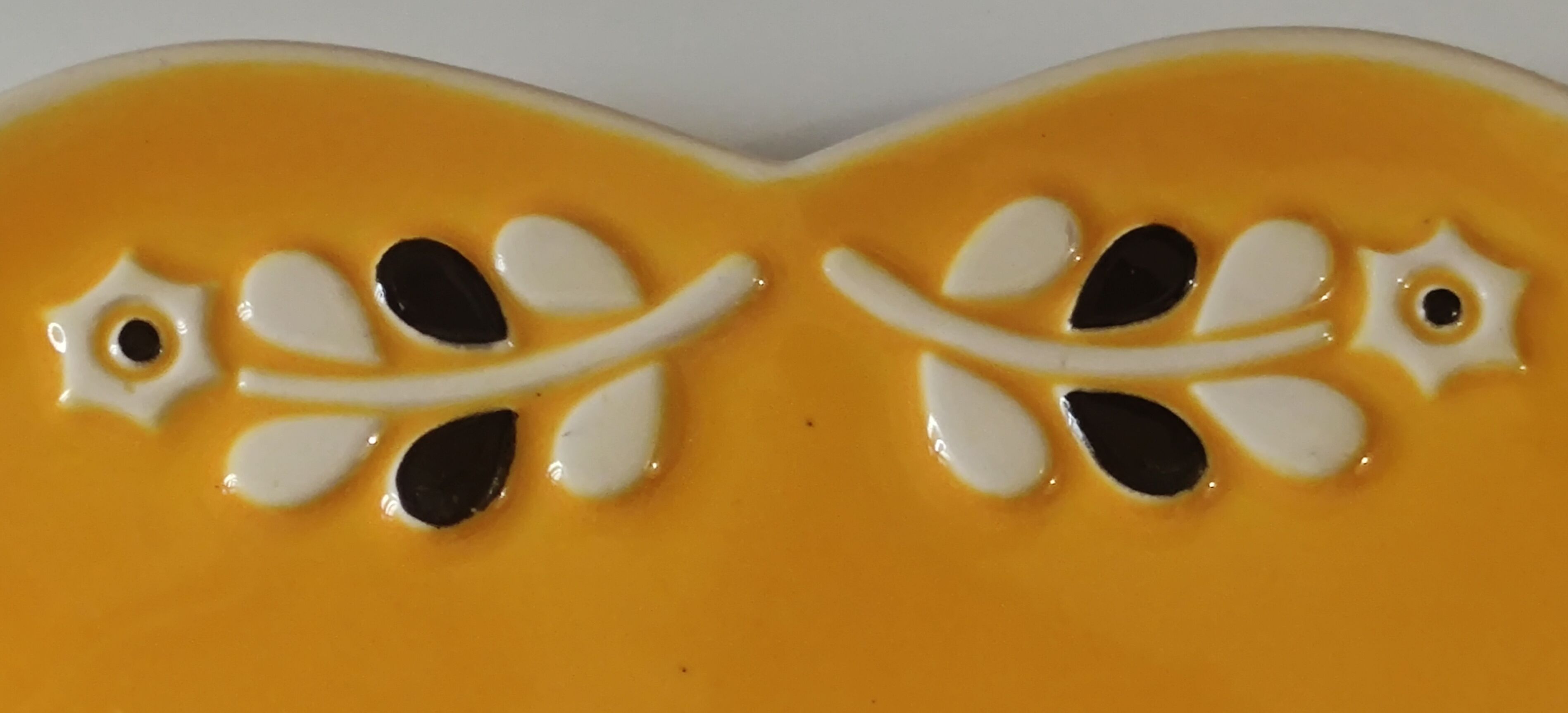 Vintage presentation dish