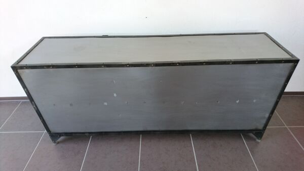 Buffet métal industriel vintage