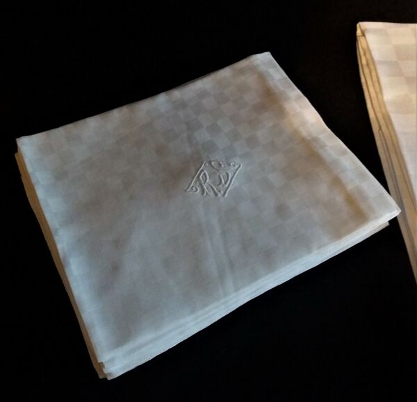 Linge de table lin damassé monogramme dix serviettes nappe 200 X 210 cm