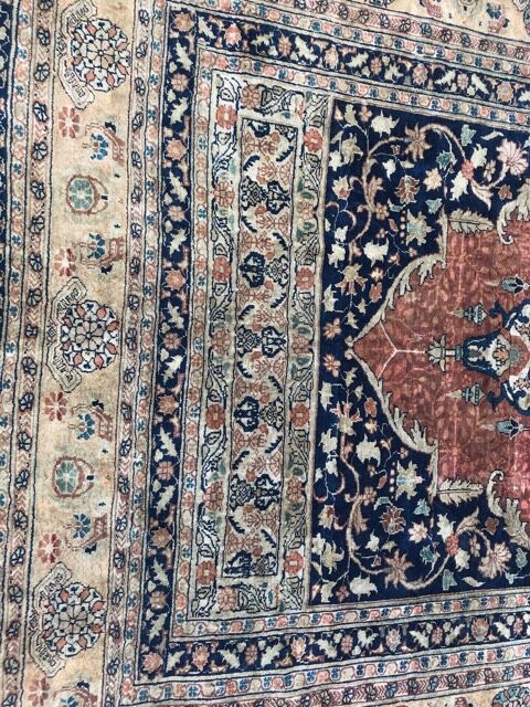Very beautiful antique Persian carpet Tabriz very fine silk 135x160 cm