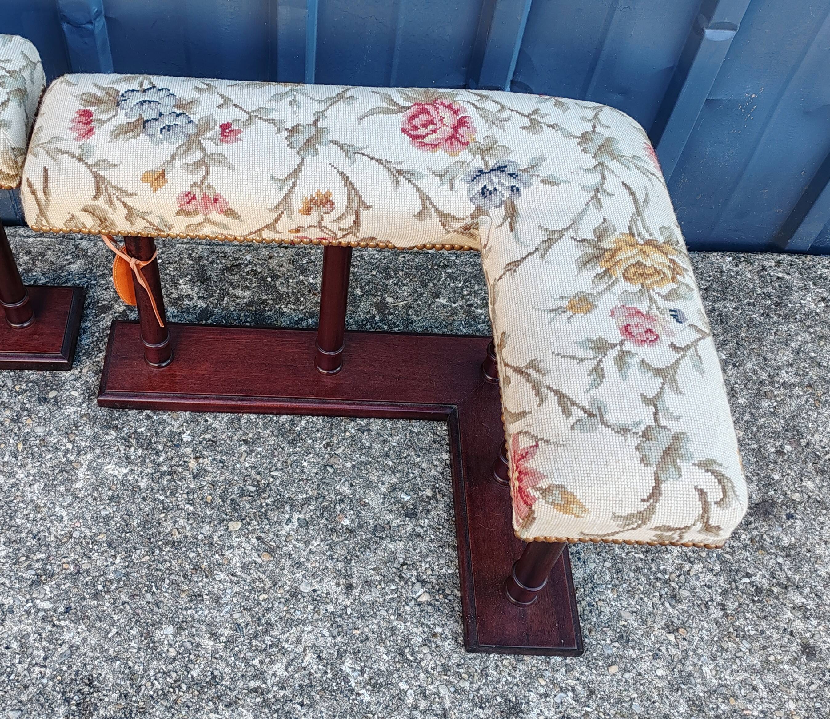Paire de bancs de cheminée
