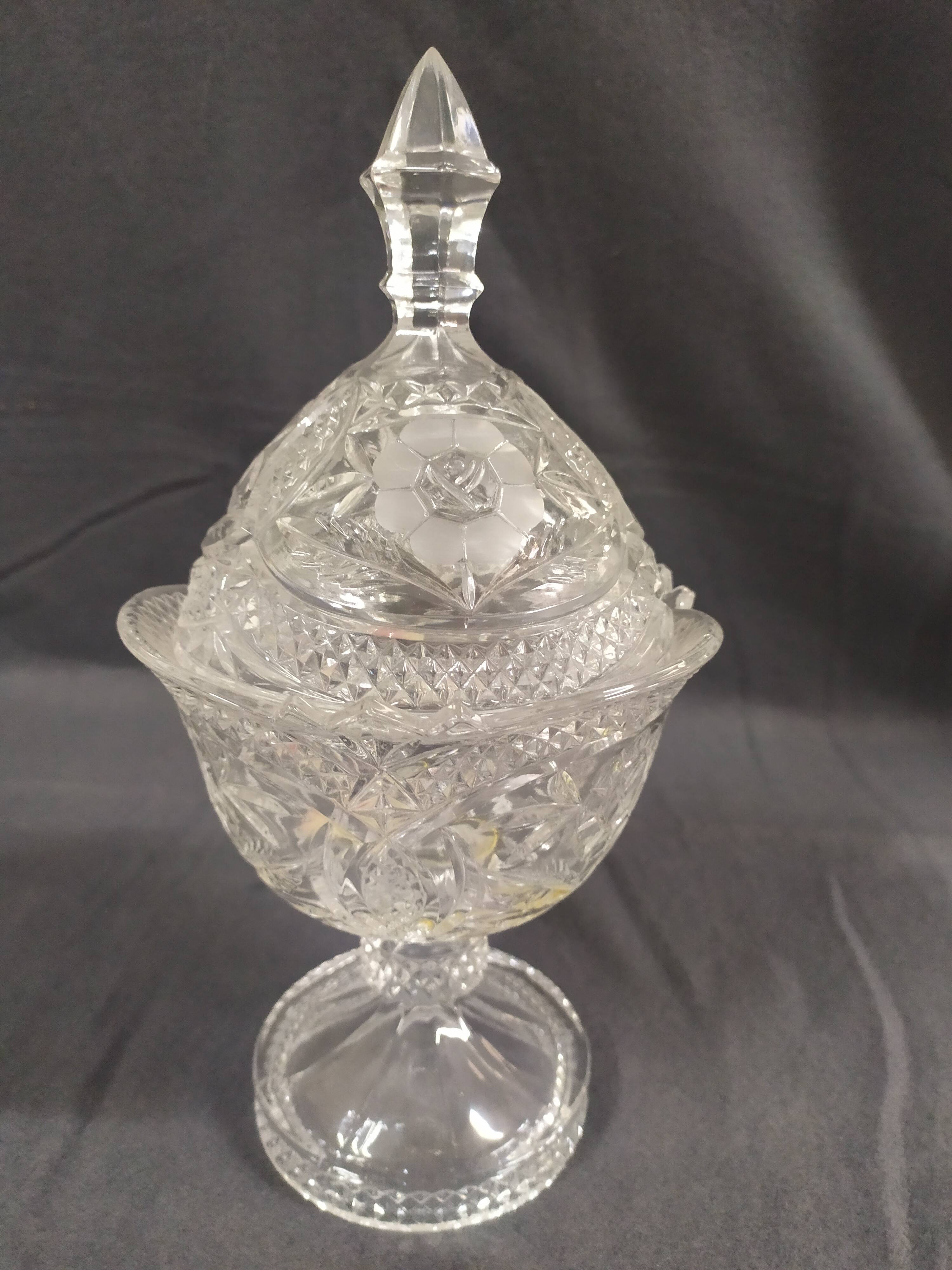 Sugar candy drager vintage crystal on foot 28cm