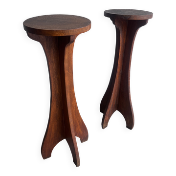 Paire de sellettes sur piédestal en bois Arts & Crafts, France, vers 1920