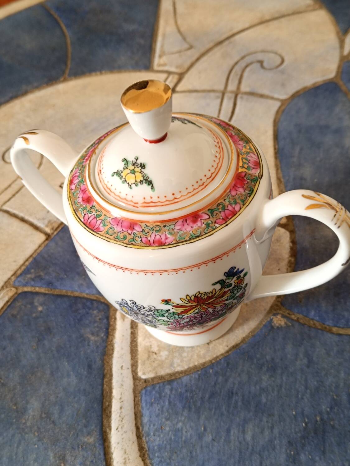Chinese porcelain tea service sugar bowl