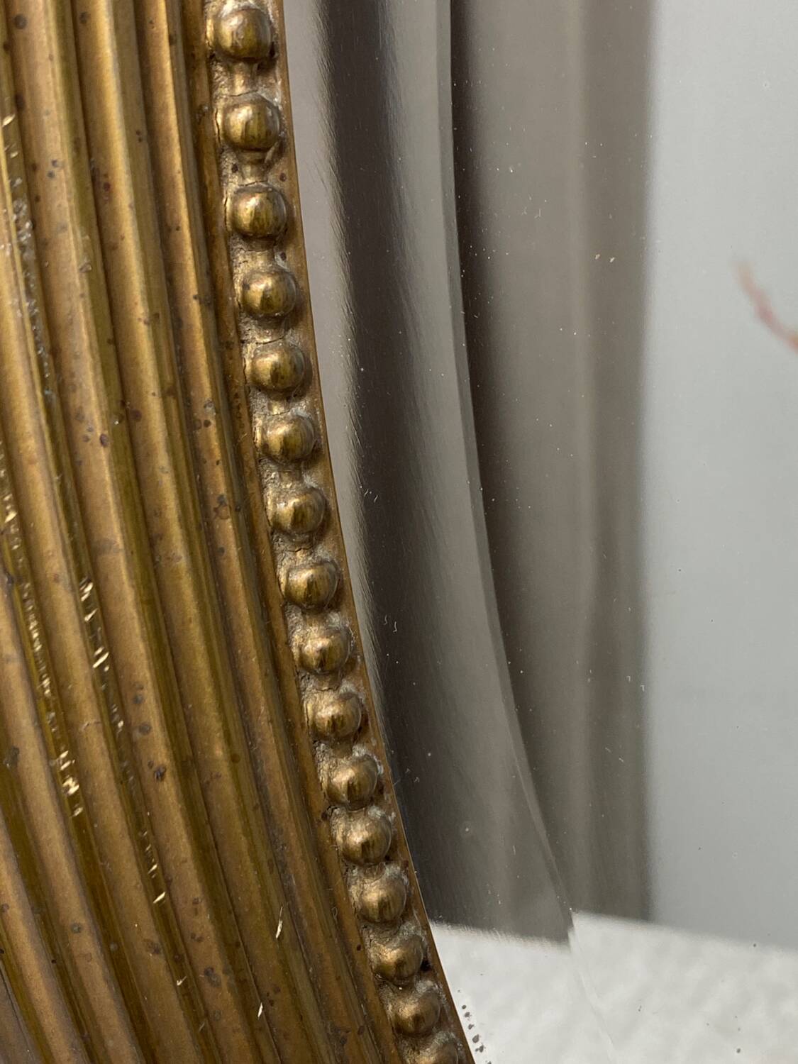 Miroir ovale ancien en bois