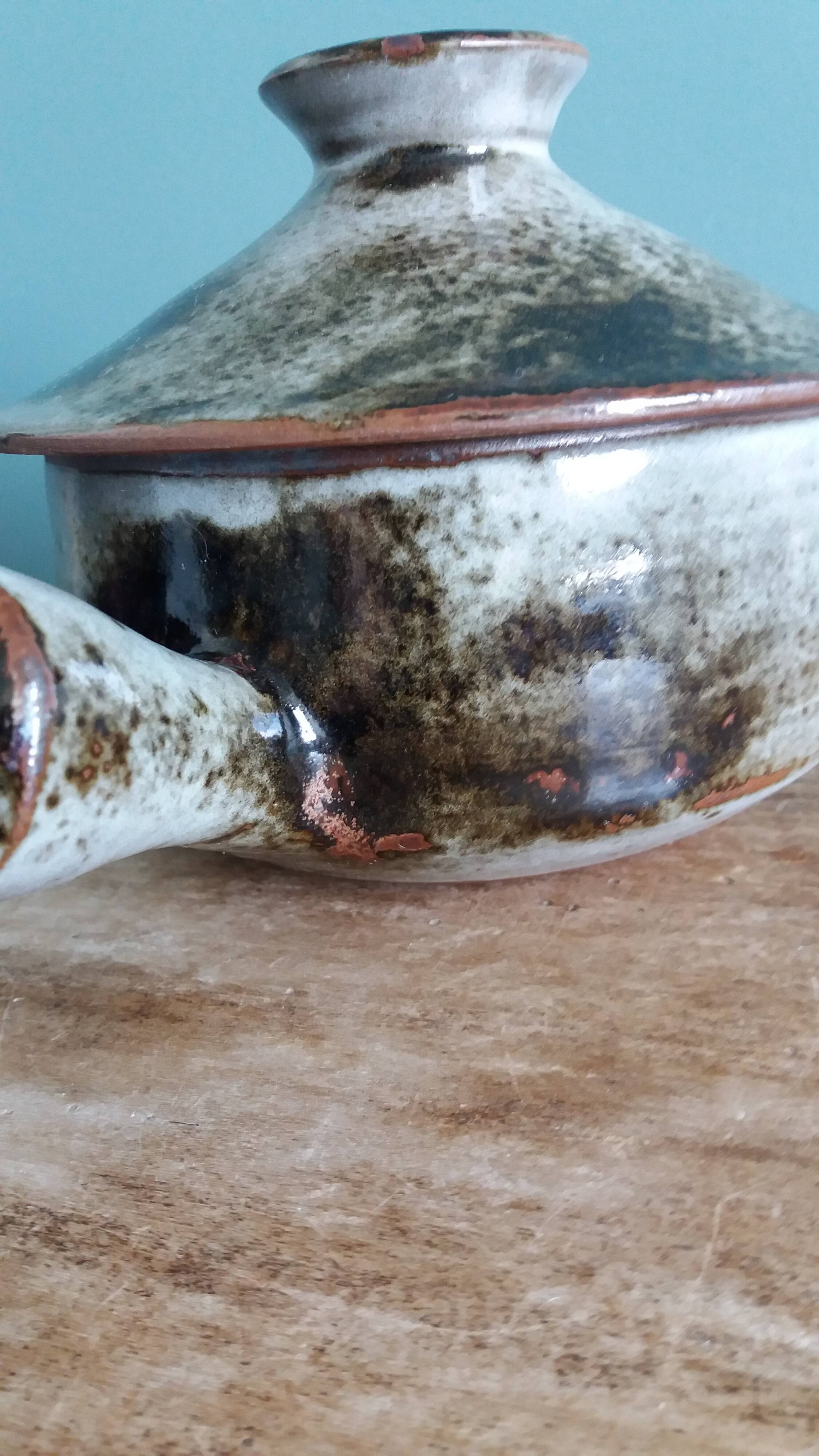 Covered fondue pot signed Atch, Chantal and Thierry Robert