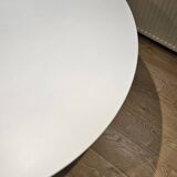 Knoll Saarinen Tulip table 137