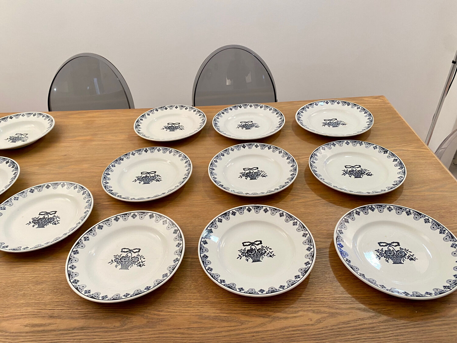 Service of 10 flat ceramic plates St Amand Marie-Rose vintage 20s/30s