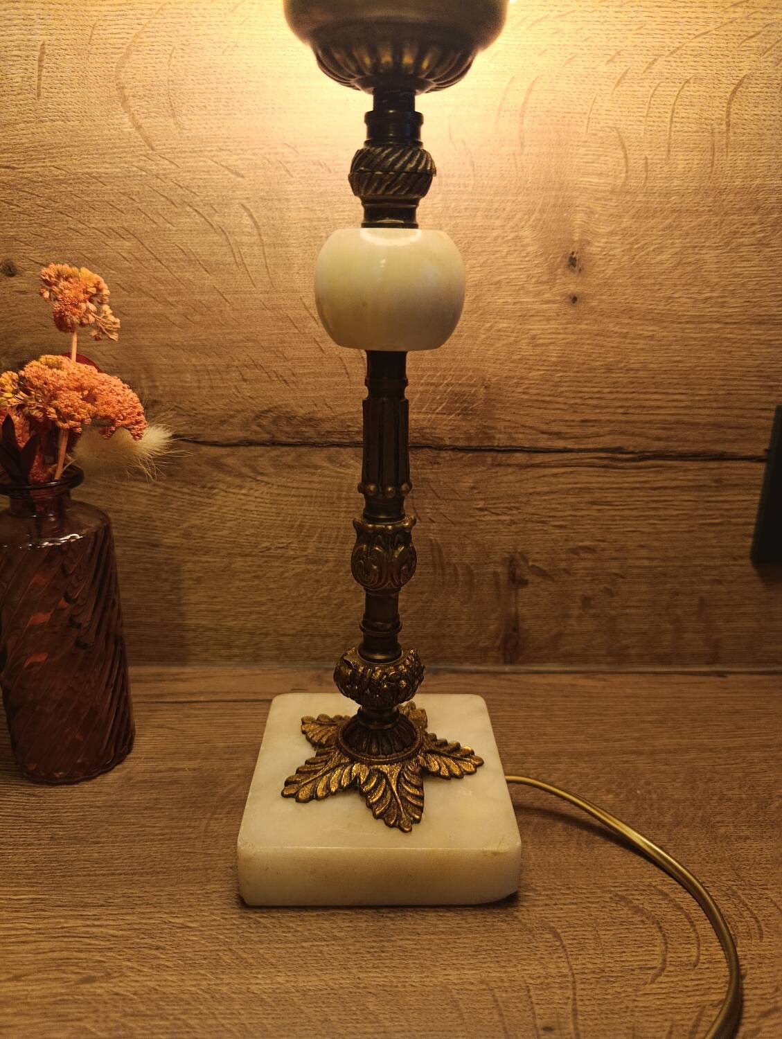 Art Deco lamp 1930 brass, alabaster, Clichy pink glass globe