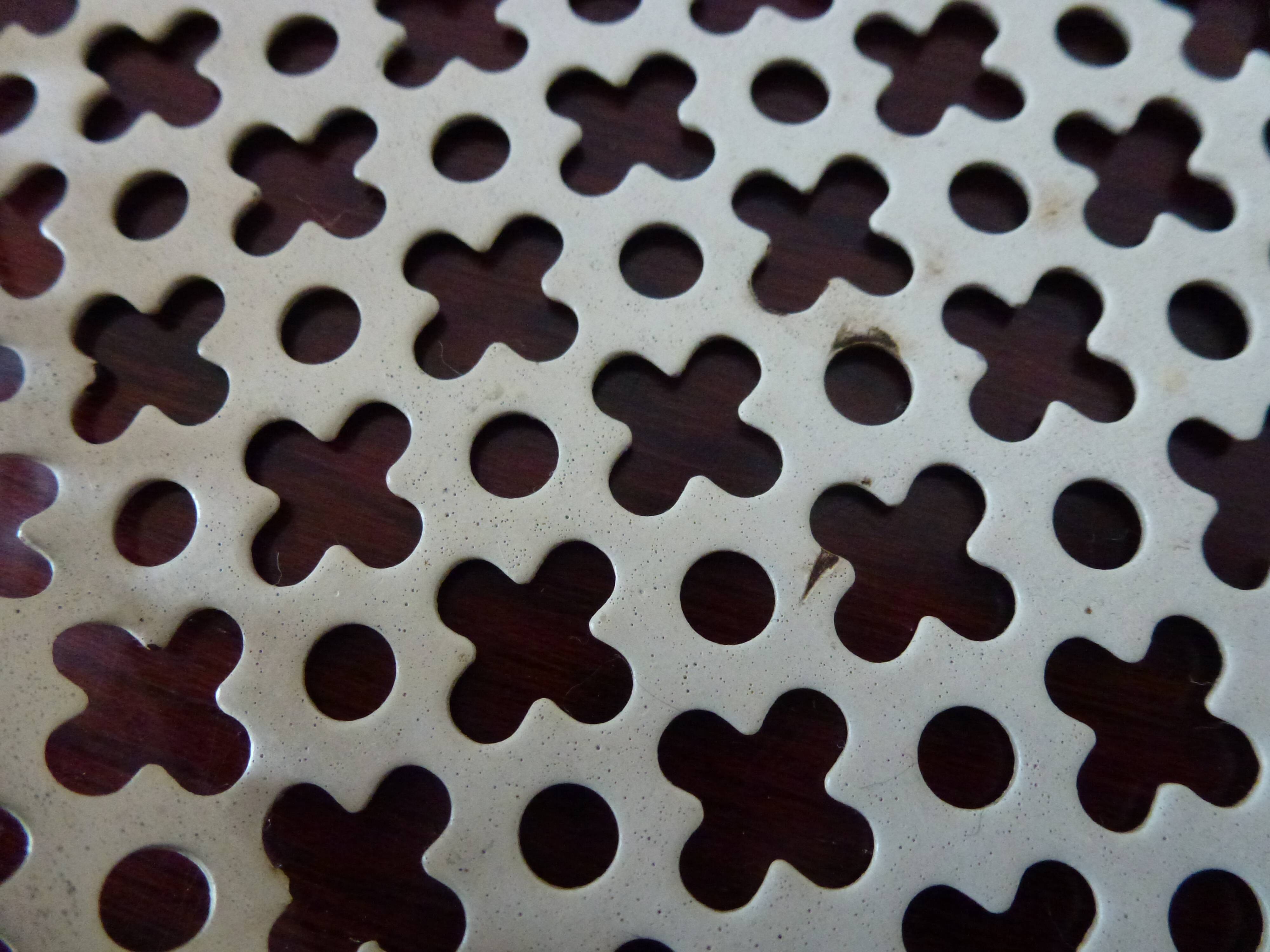 Perforated metal tray Mathieu Mategot 34cm