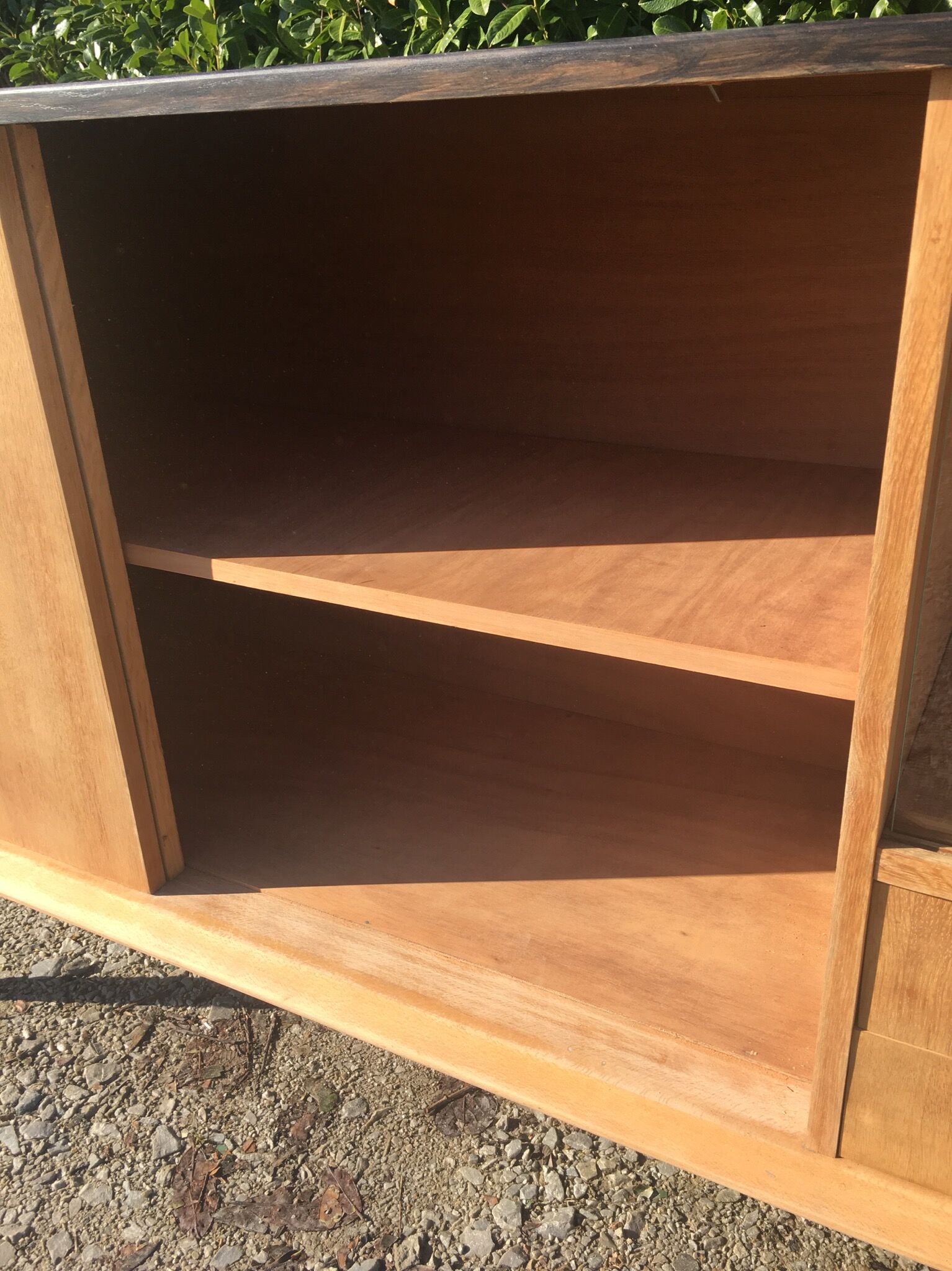 Enfilade pieds compas portes coulissantes