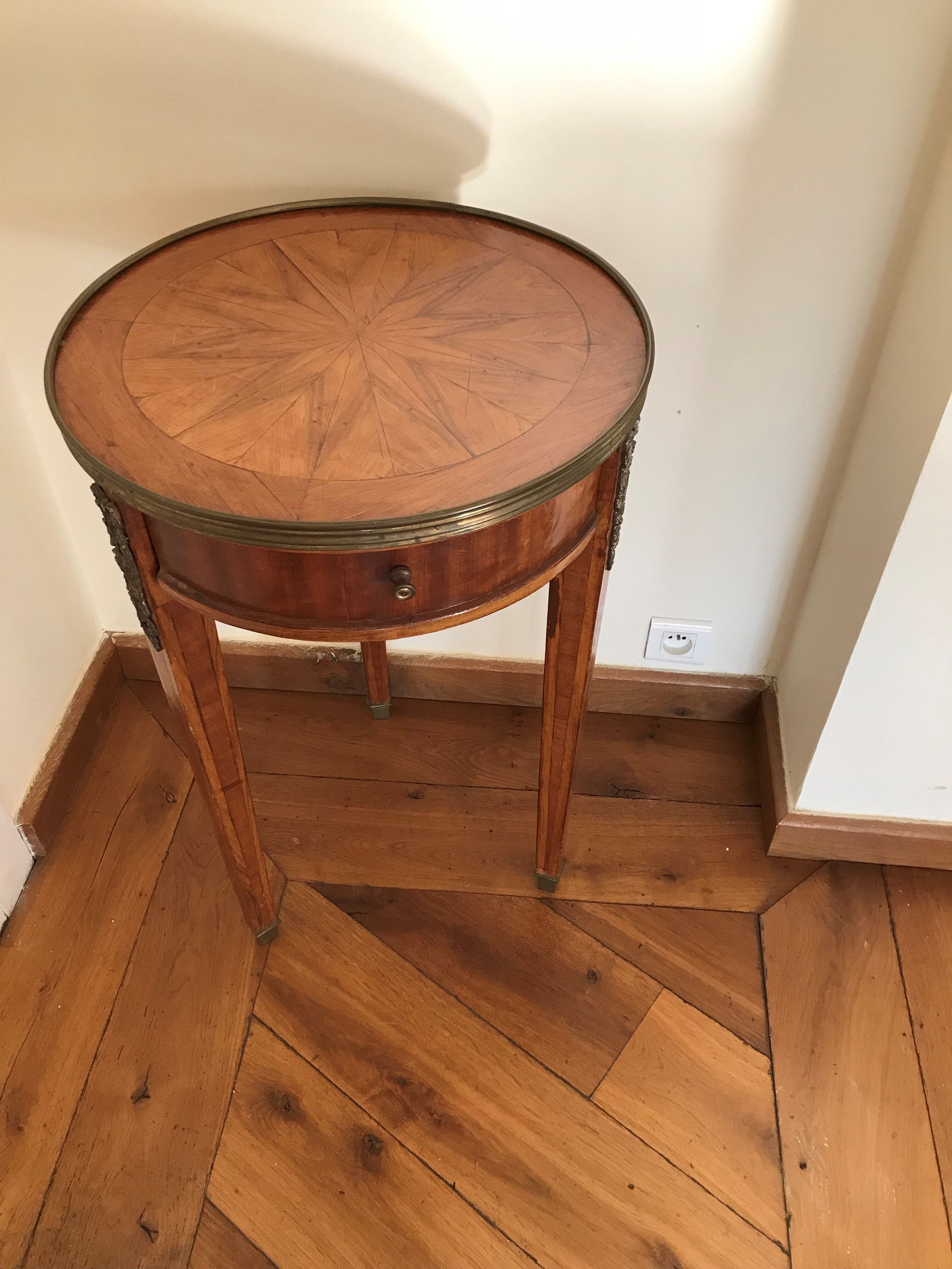 pedestal table Louis XVI