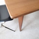 Scandinavian extendable table