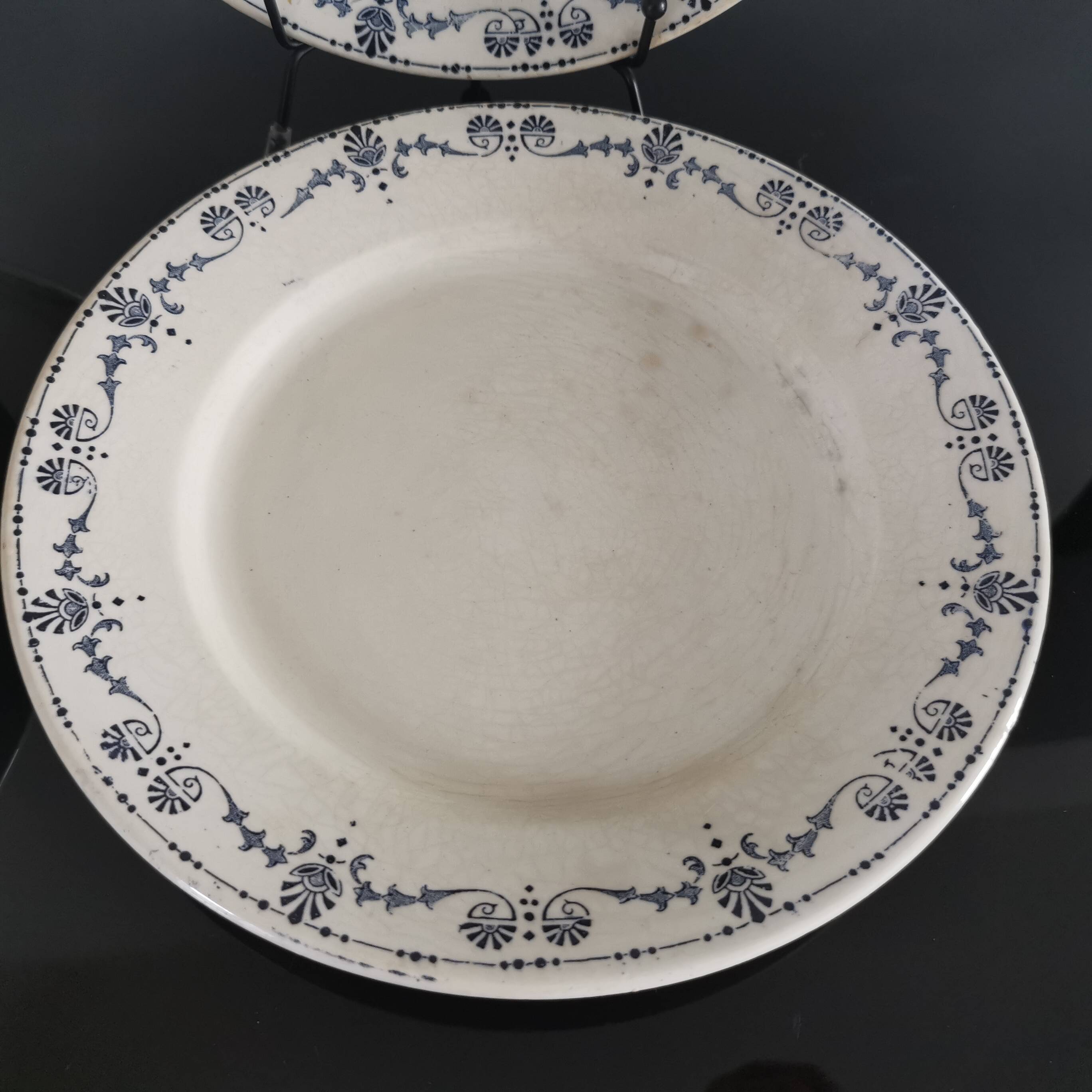 Old "Etruscan" flat plates in opaque porcelain from Gien Terre de Fer