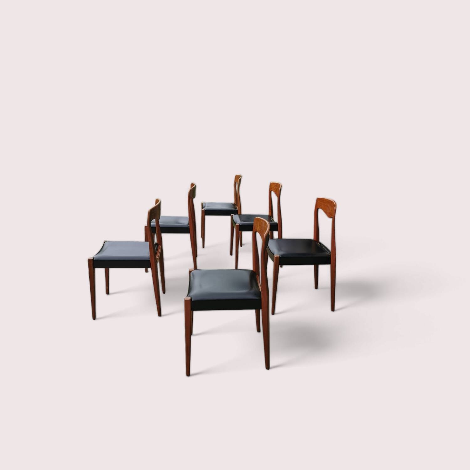 Lot de 5 chaises style Niels Otto Moller