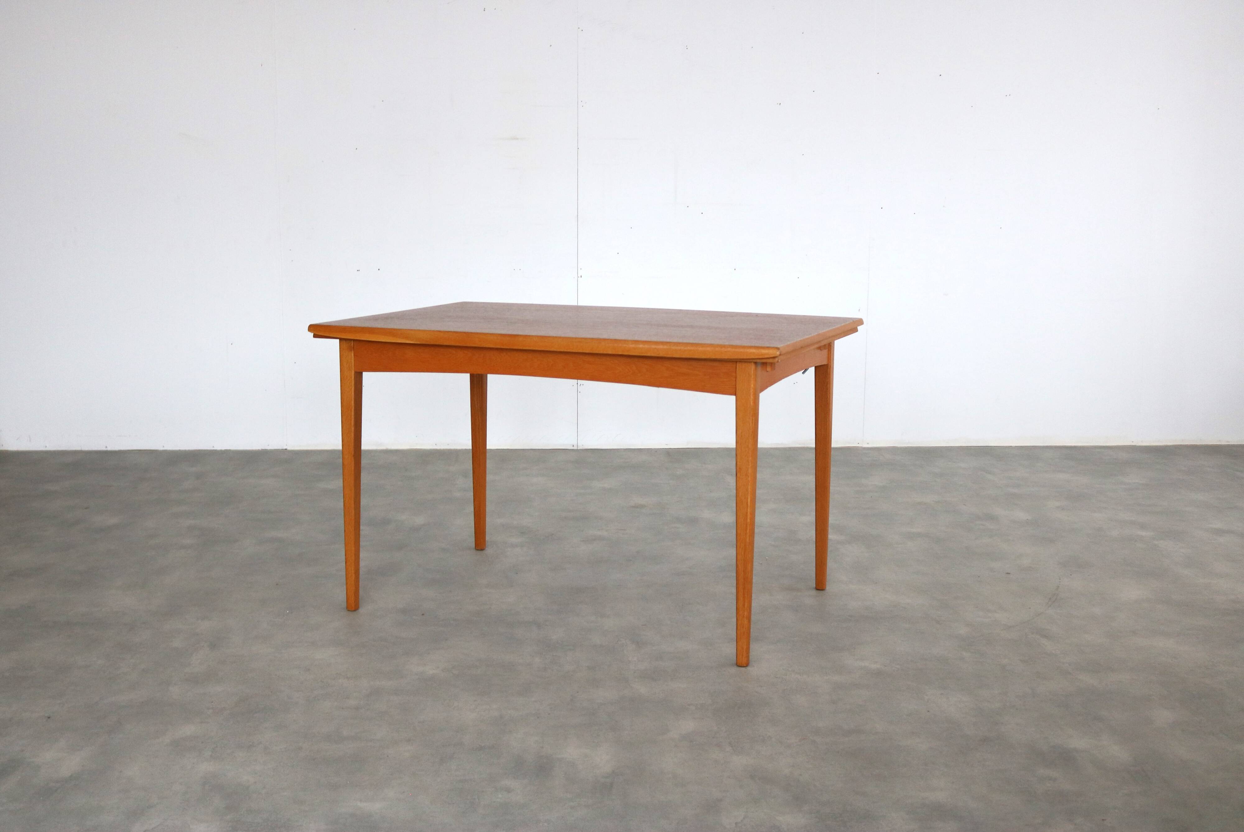 Table à manger extensible en chêne, années 60