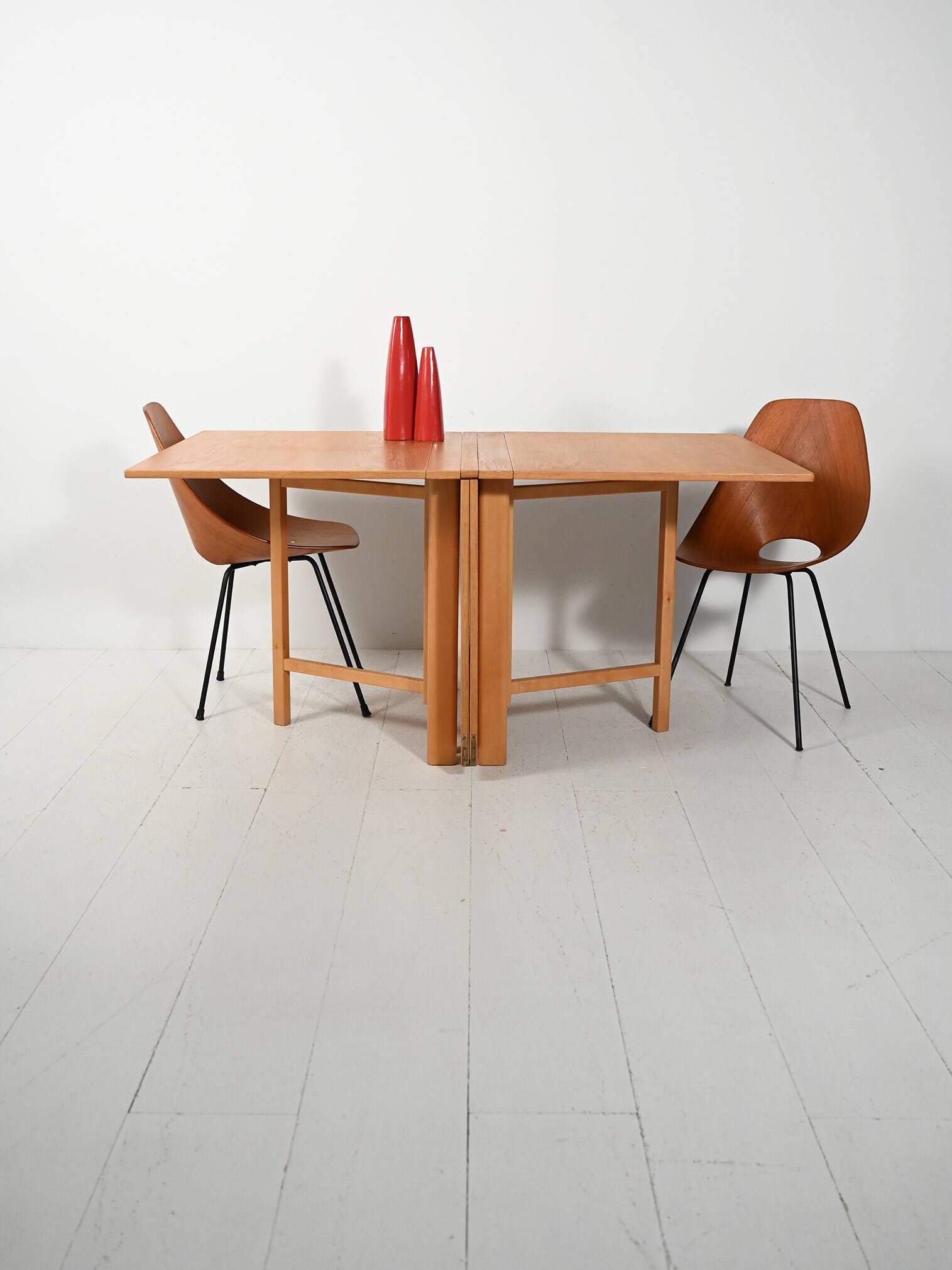 “Maria Flap” folding table by Bruno Mathsson