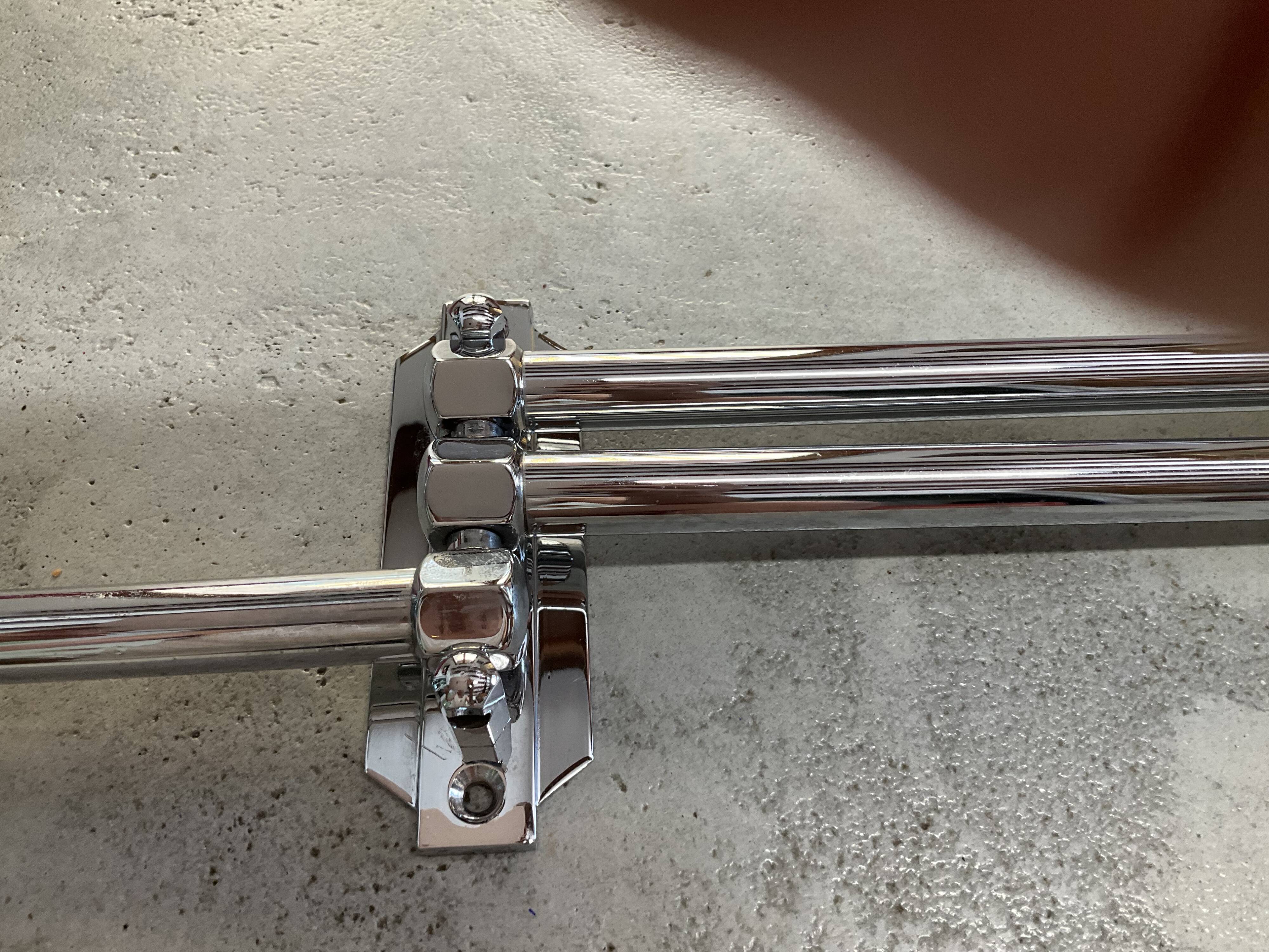 Wall-mounted towel rack chrome 3 arms