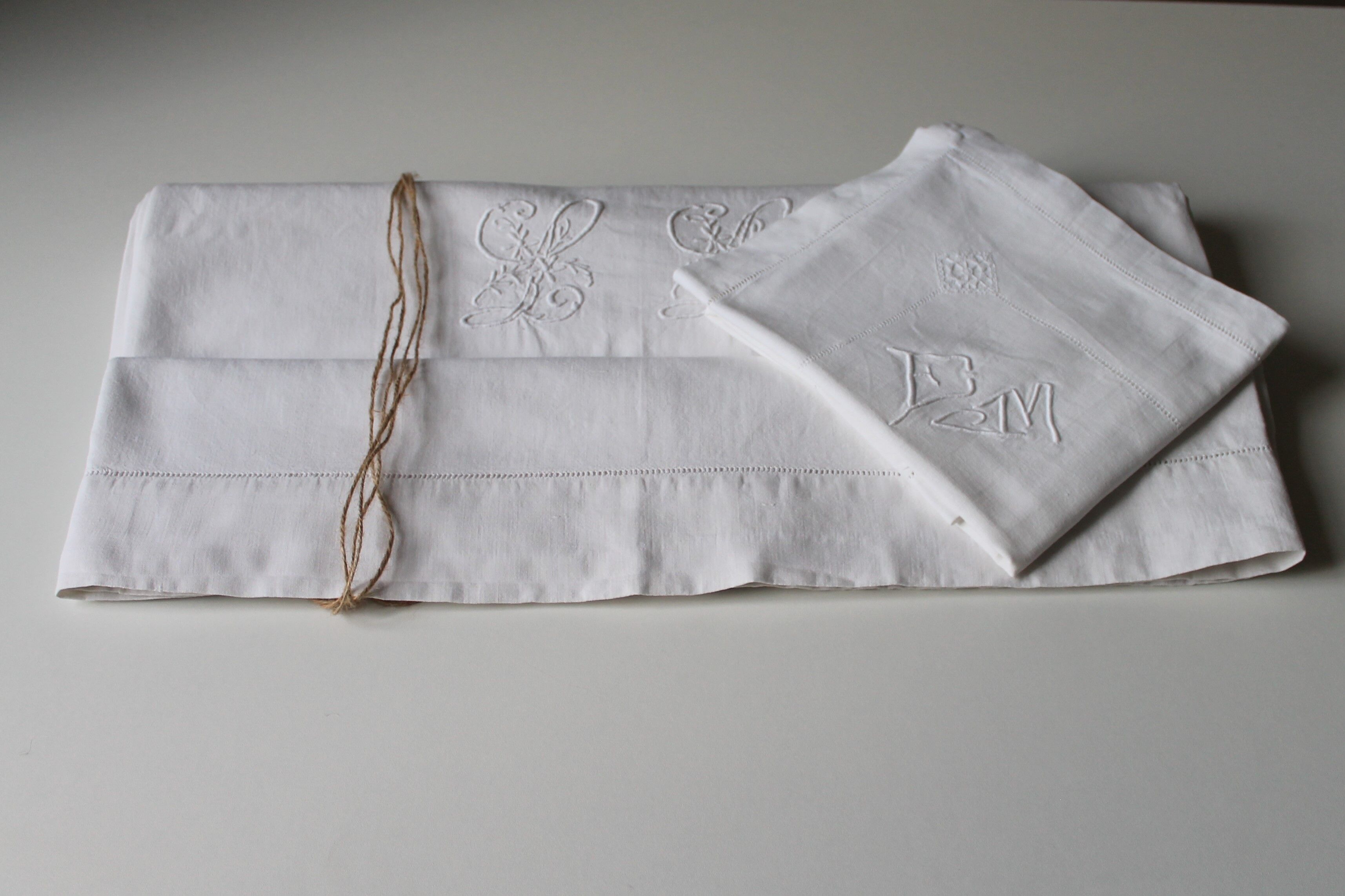 Drap & taie oreiller anciens en lin brodés main | Selency