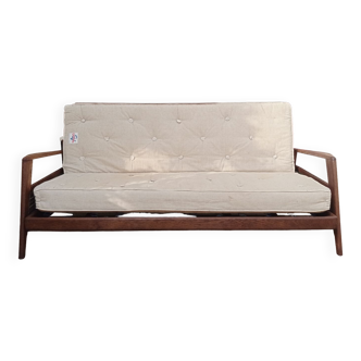 Scandinavian bench
