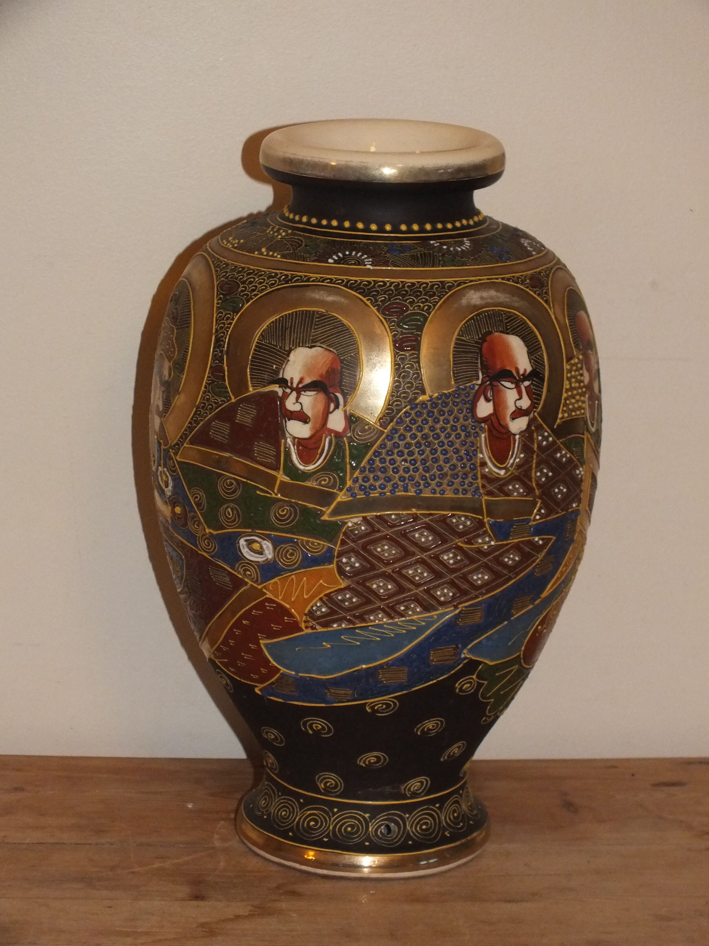 Pair of old Japan Satsuma vases, signed and enamelled