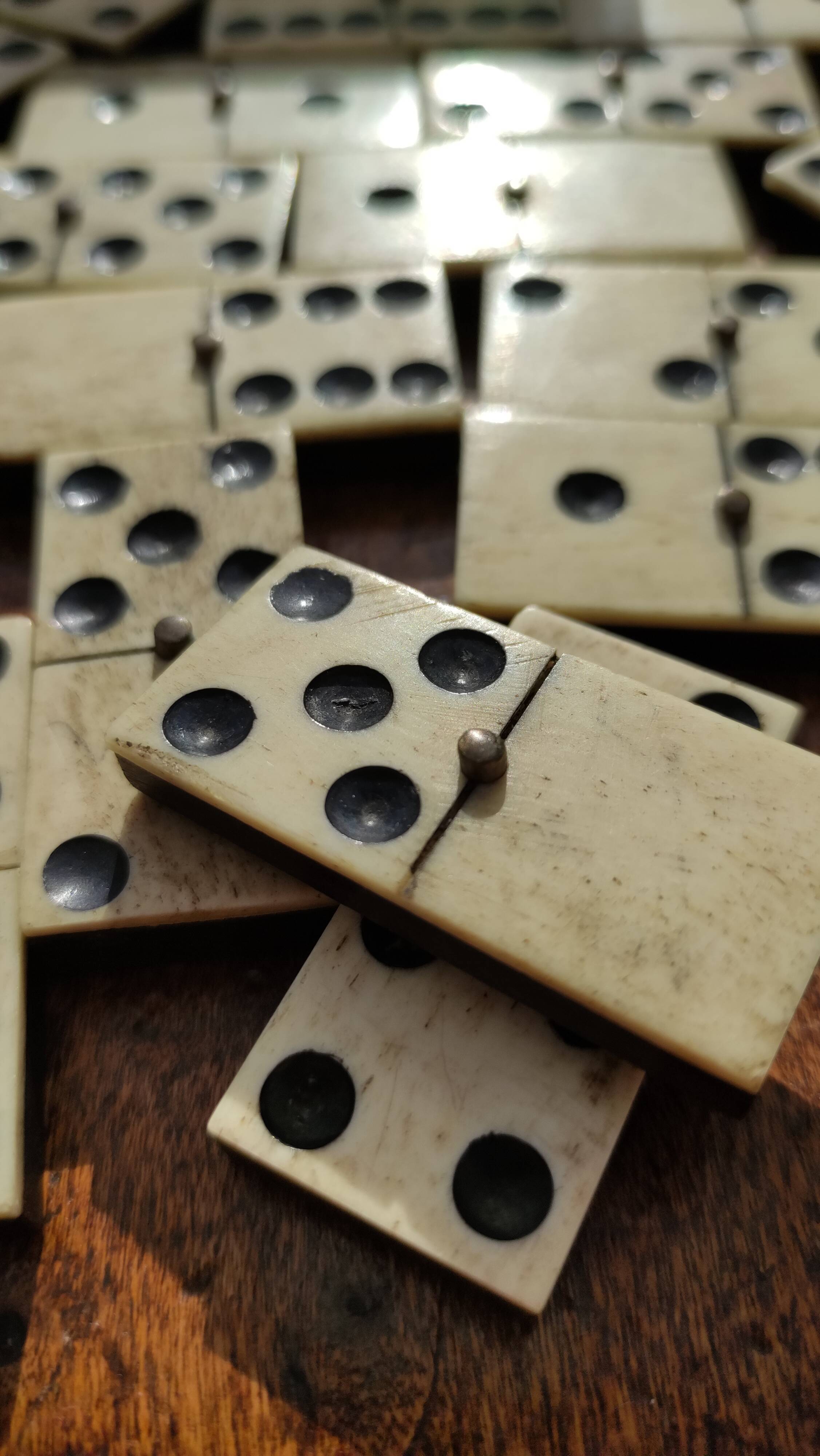 Game of ancient dominoes with its original box