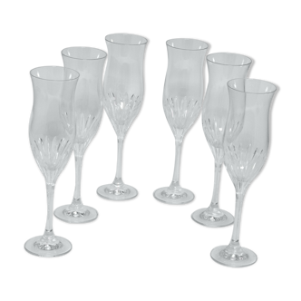 Suite de 6 flutes en cristal taille pans coupes belle manufacture