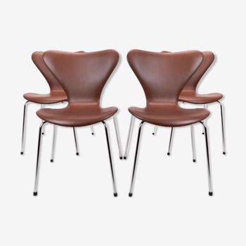 Ensemble de 4 chaises, modèle 3107, conçu par Arne Jacobsen et fabriqué par Fritz Hansen