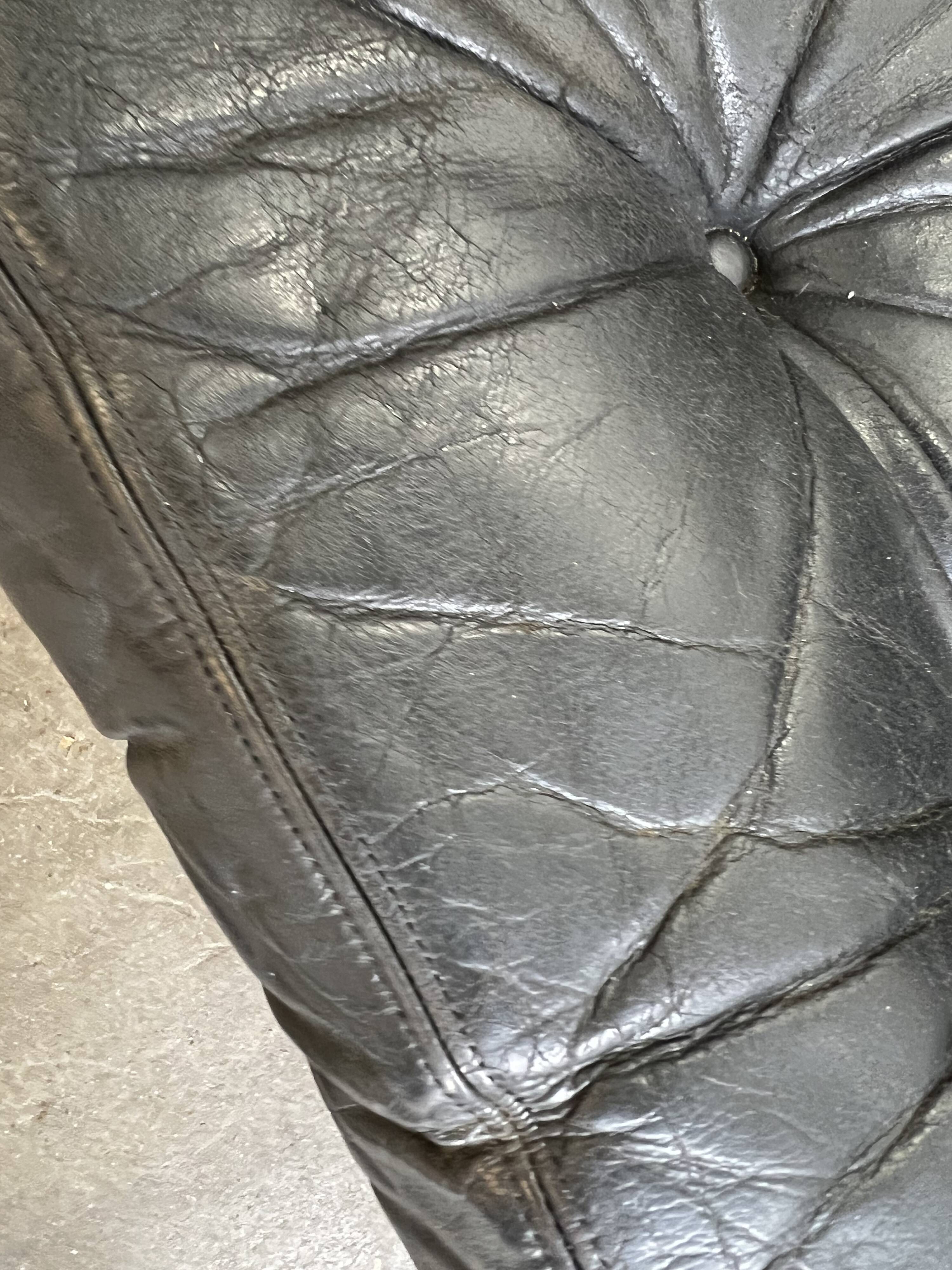 Set of 2 vintage individual seats/armchairs/club seats