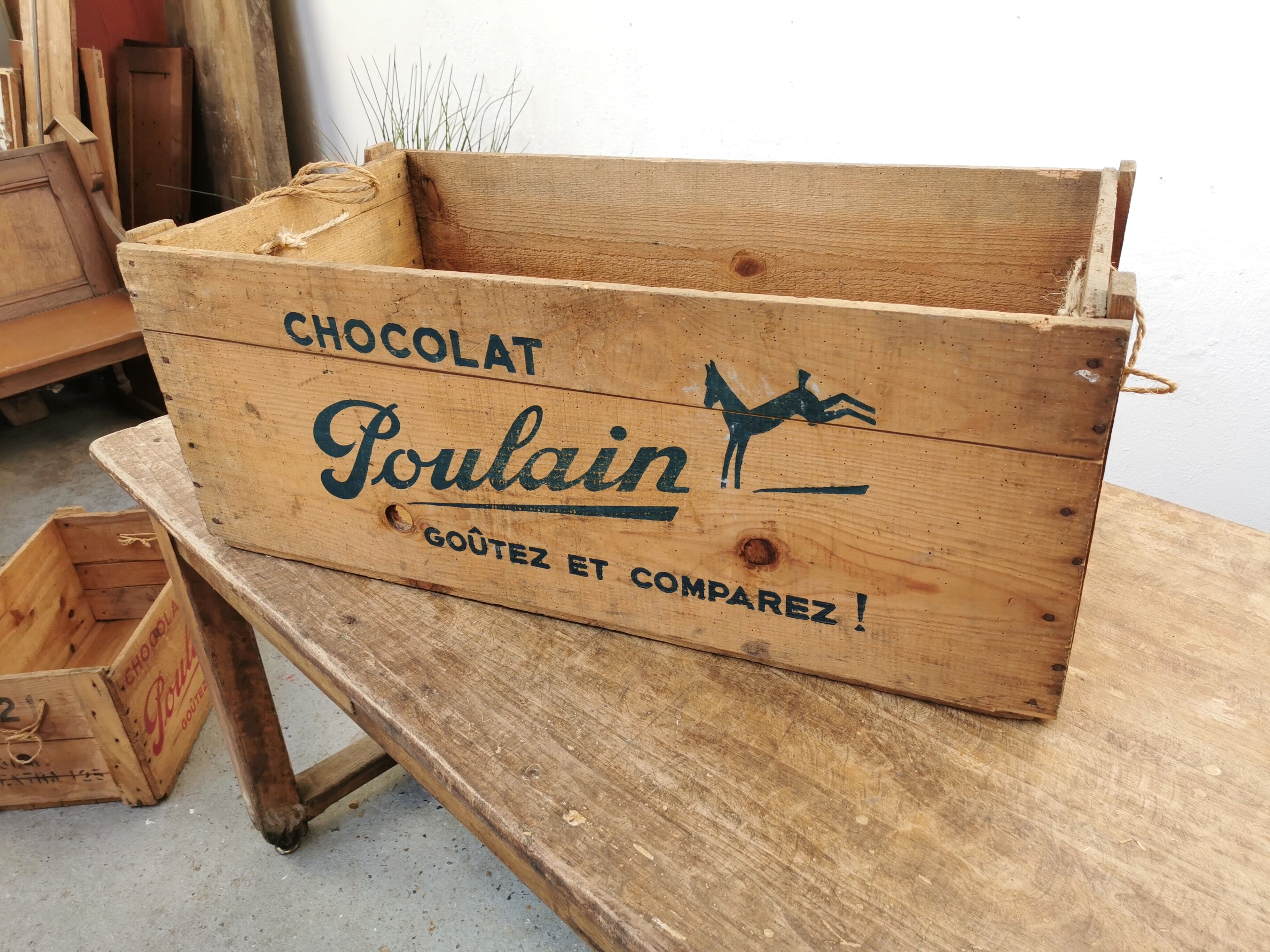 Wooden chocolate poulain case 1950