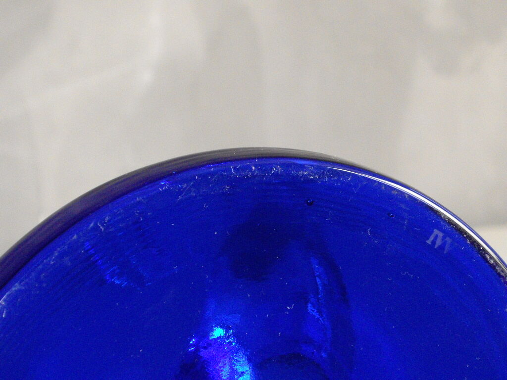 Crystal vase in the shape of horn of plenty, signed lVV