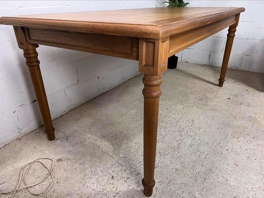 Country oak table