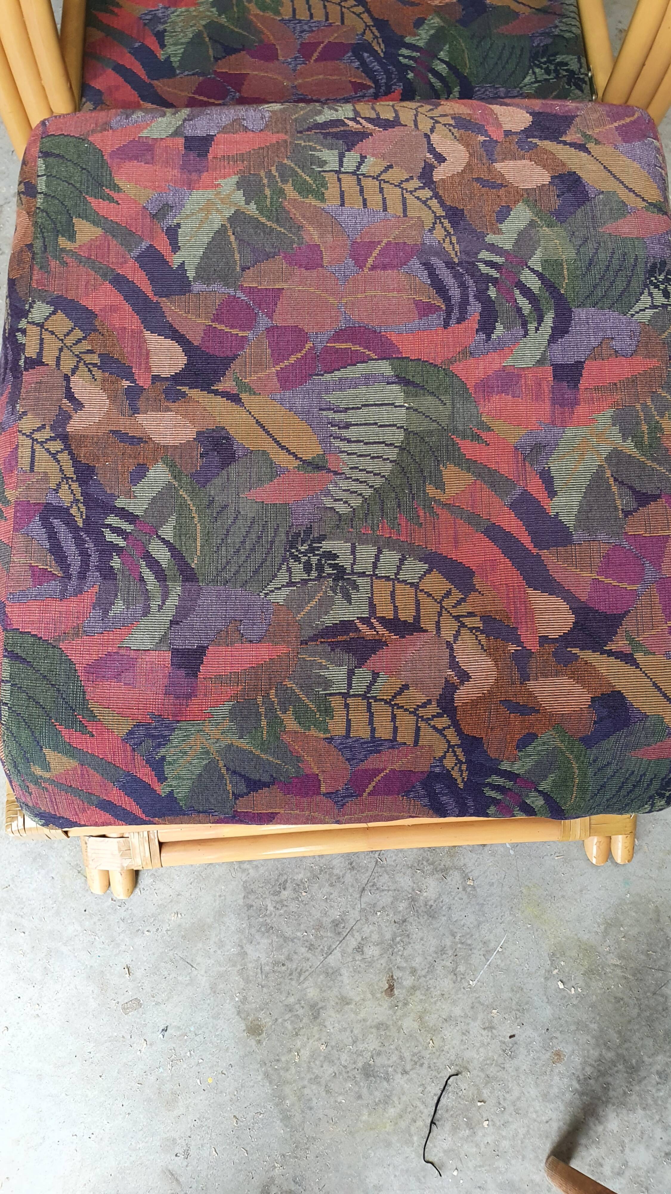 Resting rattan chair - rests feet