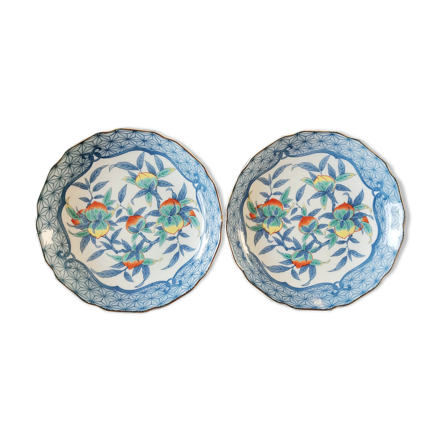 Pair of Asian plates decoration pomegranates
