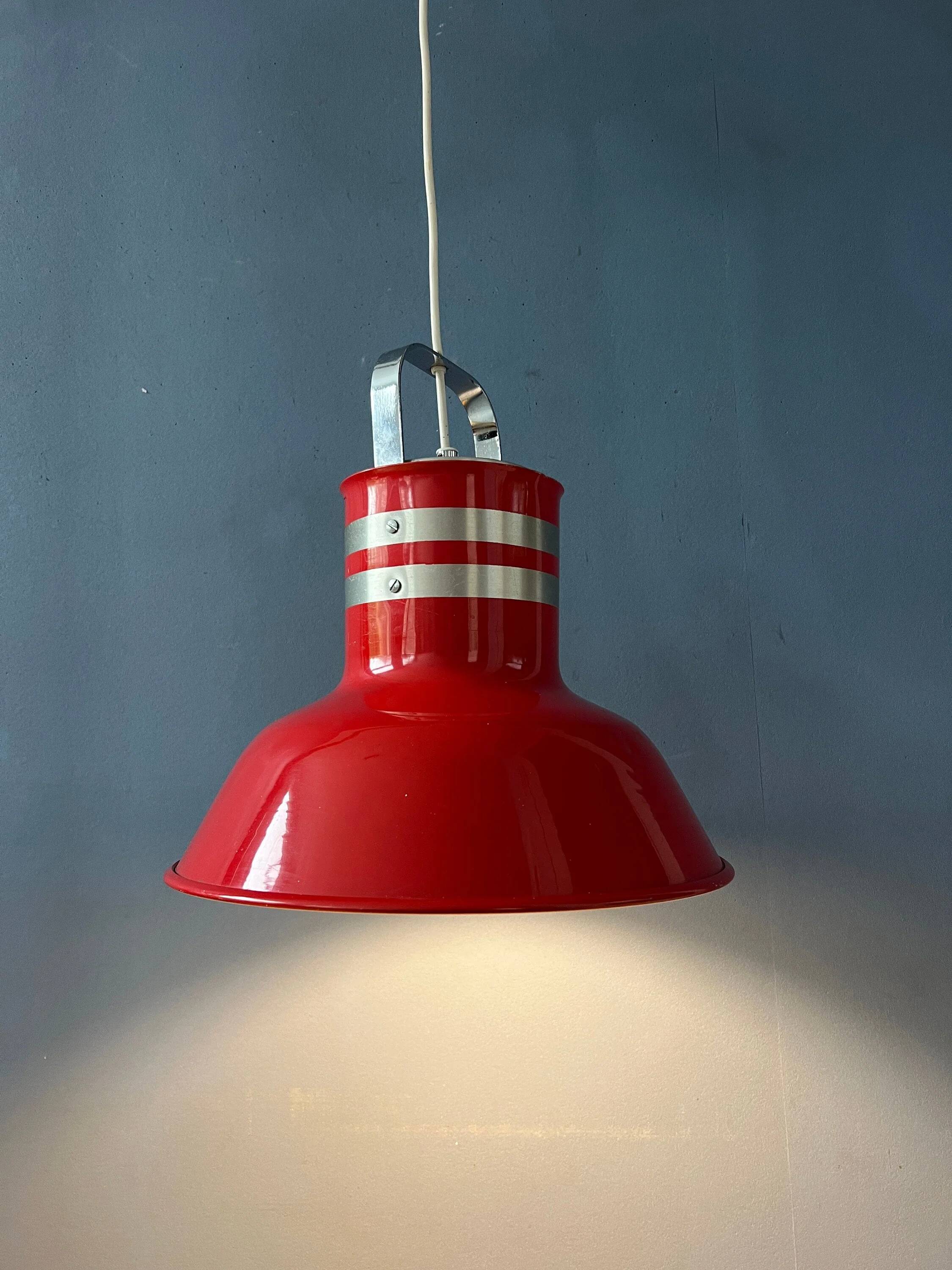 Suspension « Bucket » rouge Space Age par Ateljé Lyktan